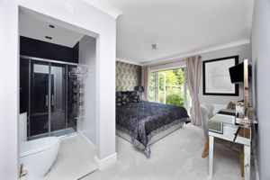 Bedroom with en-suite- click for photo gallery